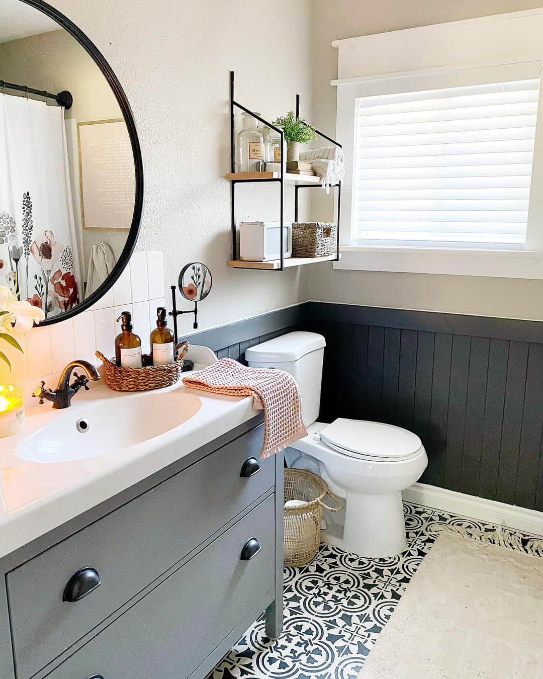 30+ Farmhouse Bathroom Mirrors Ideas for Extra Rustic Beauty