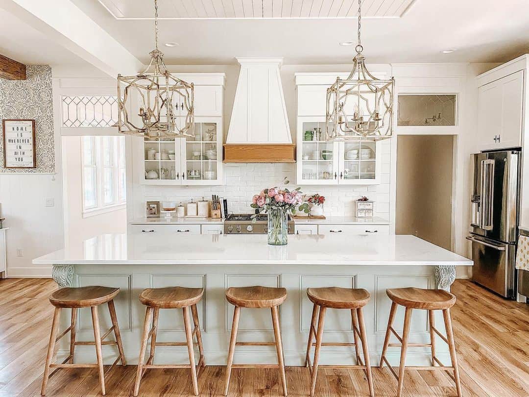 24 Farmhouse Bar Stools to Spruce Up Your Kitchen