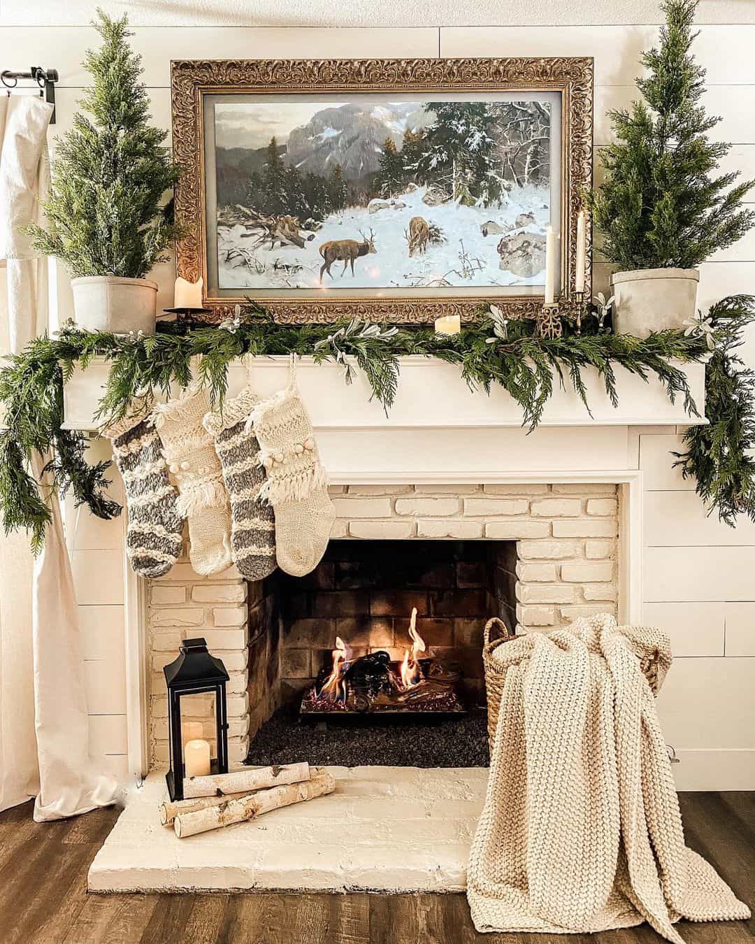 38 Ideas for Mantel Décor for a Stylish Mantel All-Year Long