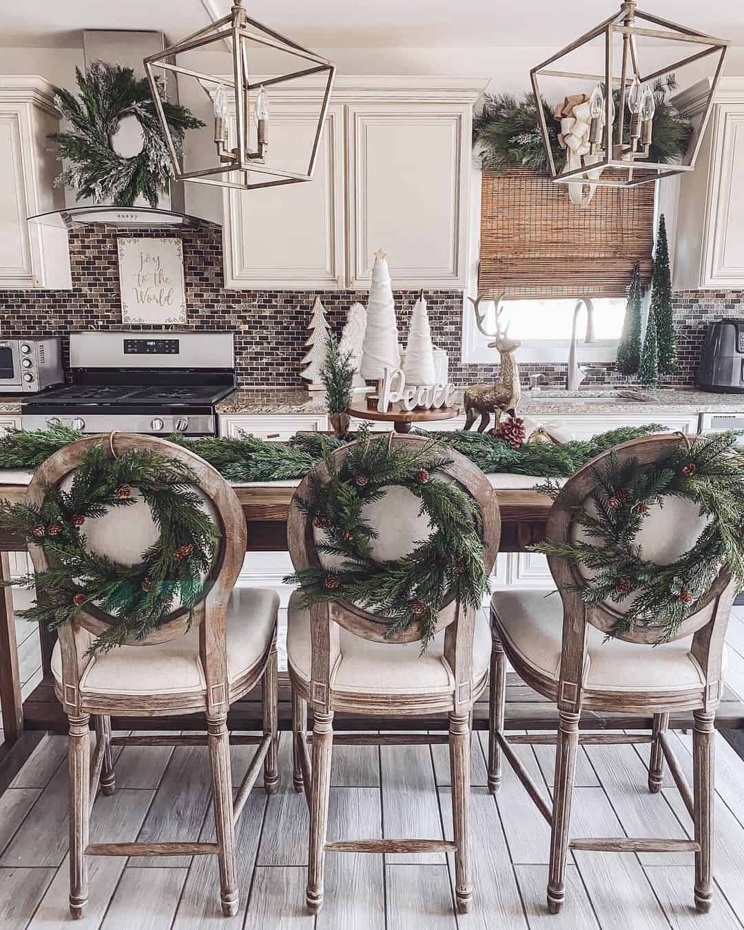 42 Farmhouse Christmas Décor Ideas to Fill Your Home with Rustic ...