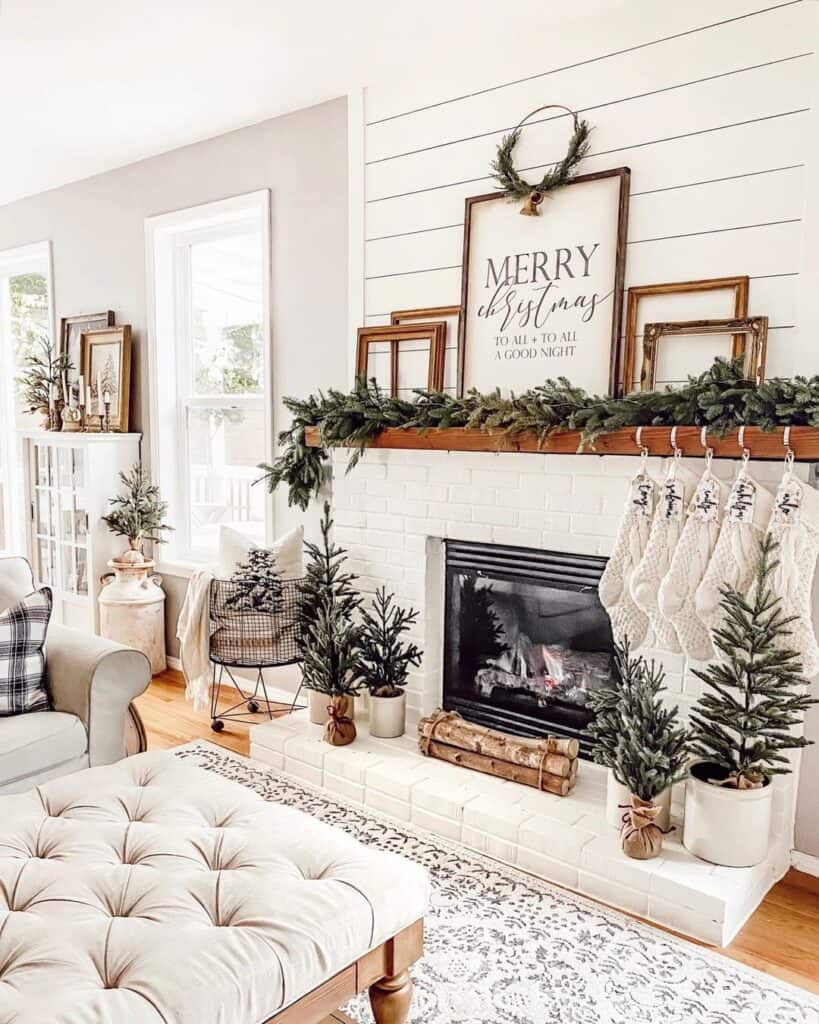 Fireplace Christmas Décor Ideas