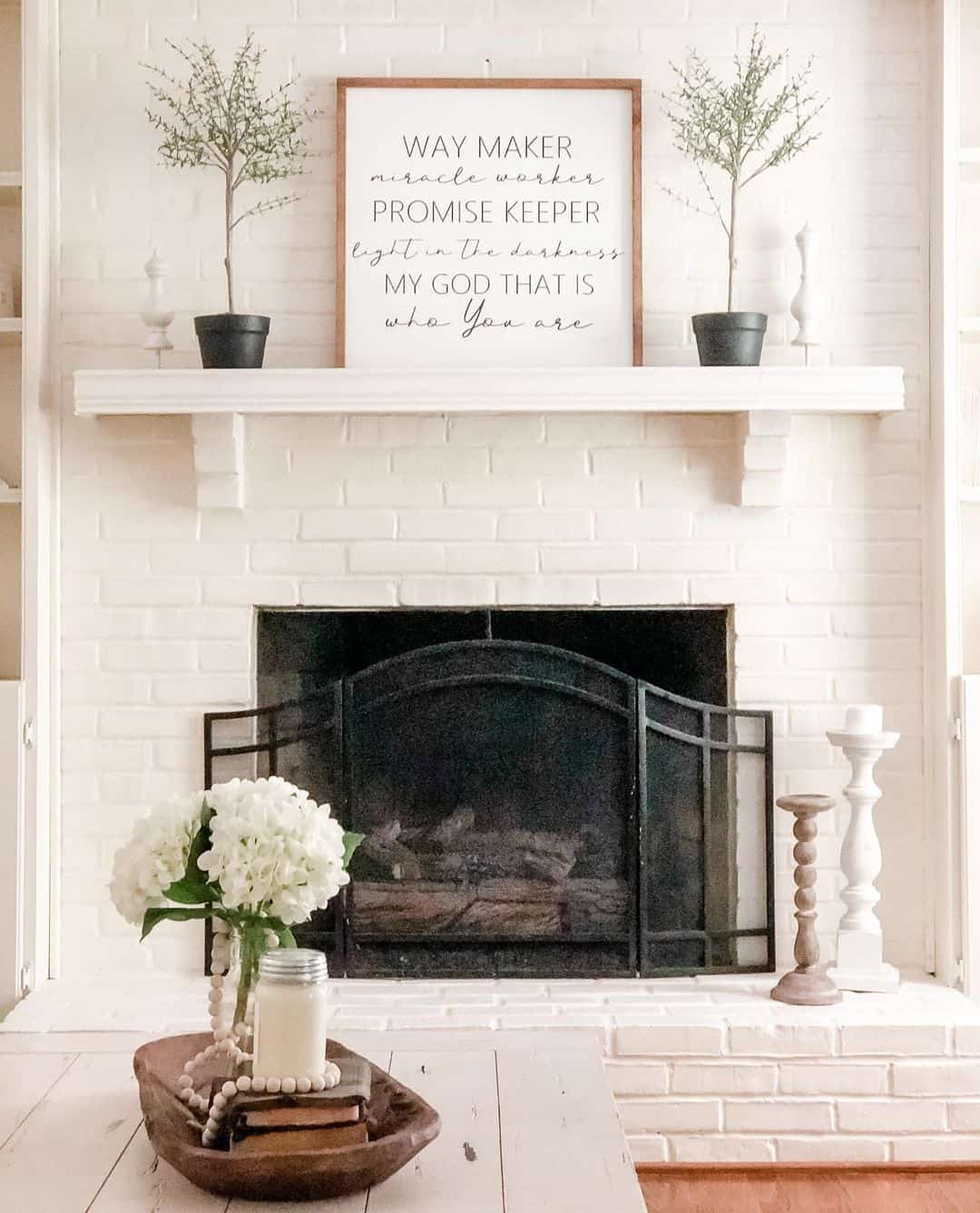 28 White Brick Fireplace Ideas to Update Your Home
