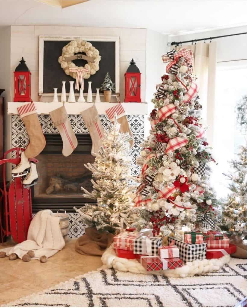 34 Red and White Christmas Décor Ideas That Will Knock Santa's