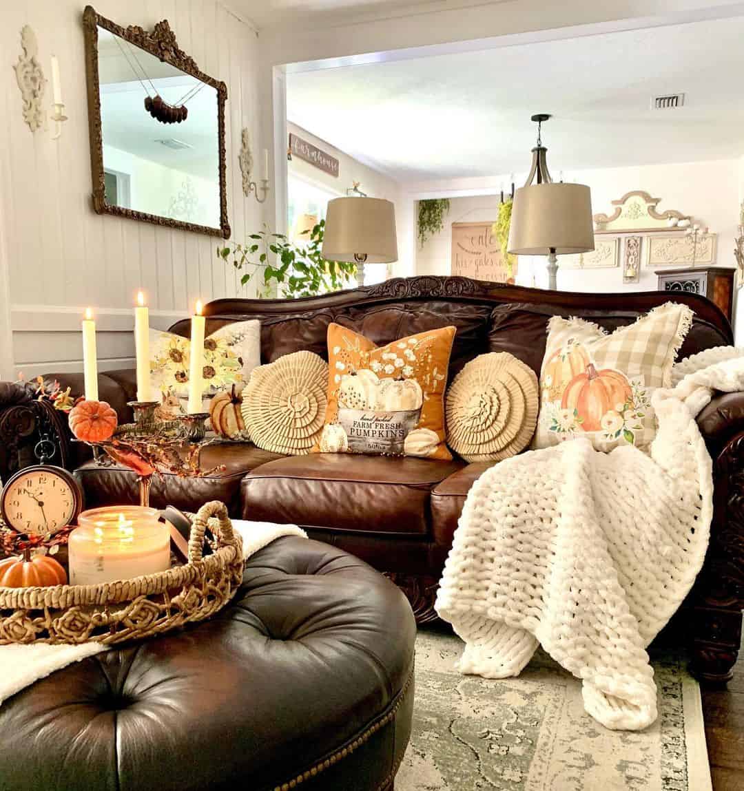 20 Stylish Throw Pillow Ideas for Brown Couches
