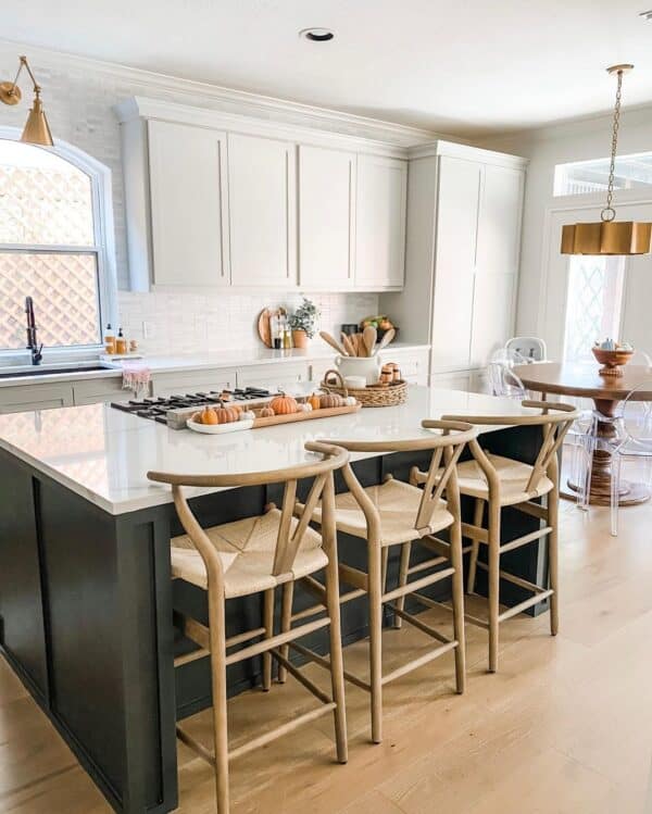 33 Kitchen Island Chairs to Entertain in Style