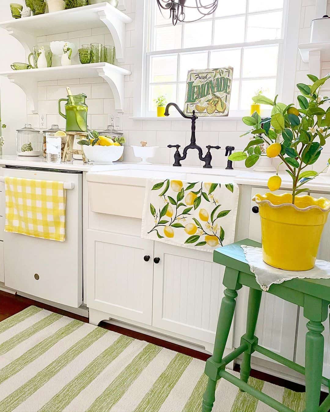 28 Yellow Kitchen Décor Ideas to Add Zest to Your Space
