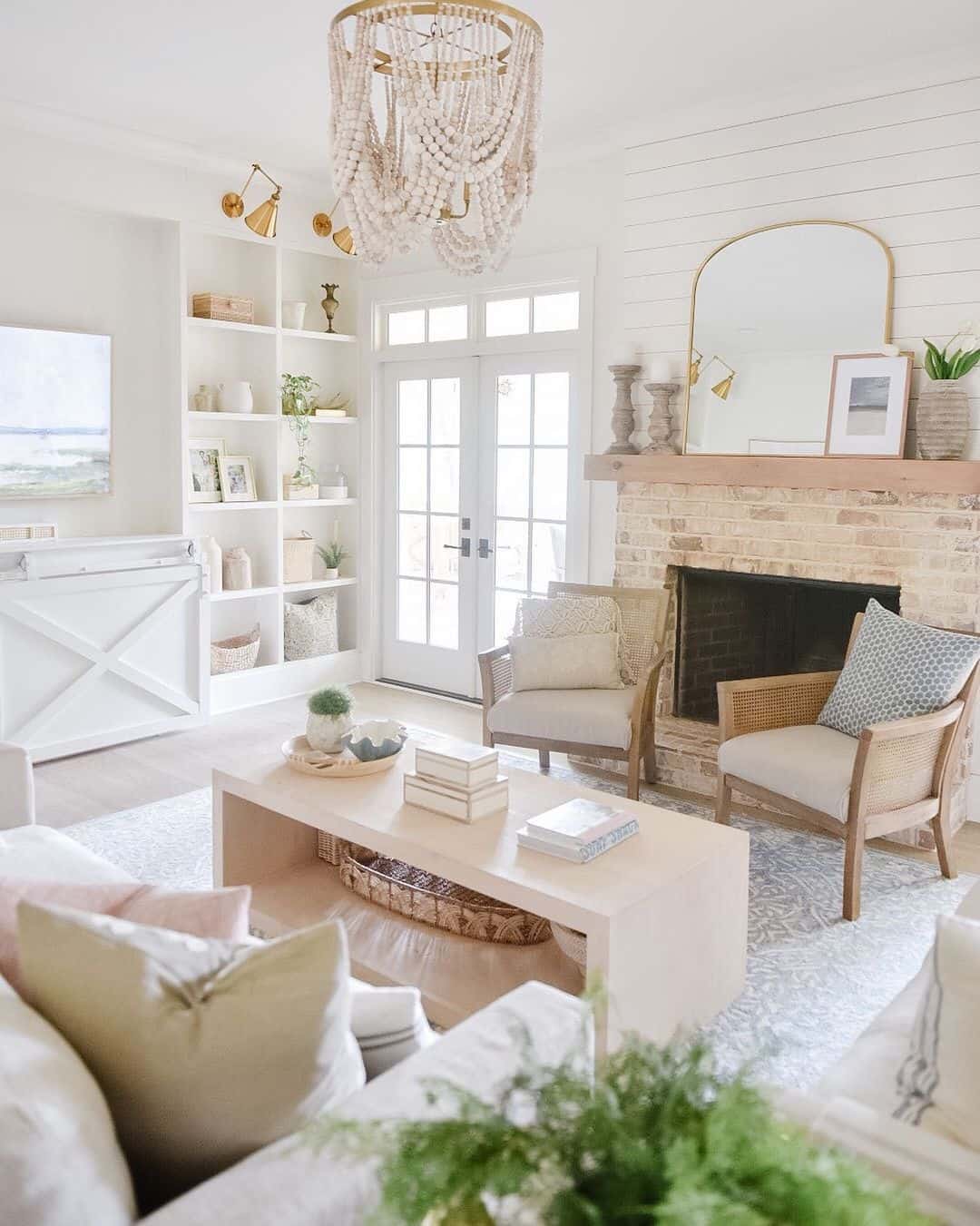 25 Farmhouse Living Room Shelves to Show Your Personality