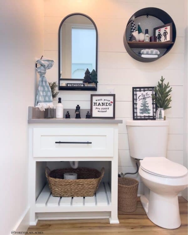 35 Bathroom Decor Signs for an Unforgettable Look