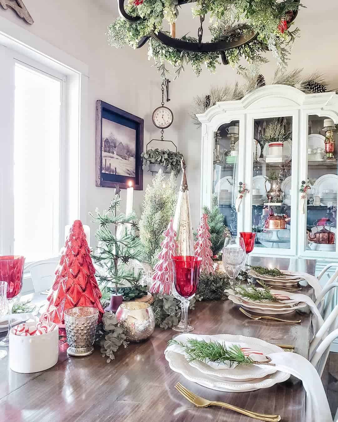 Christmas Centerpiece with Red Accents - Soul & Lane