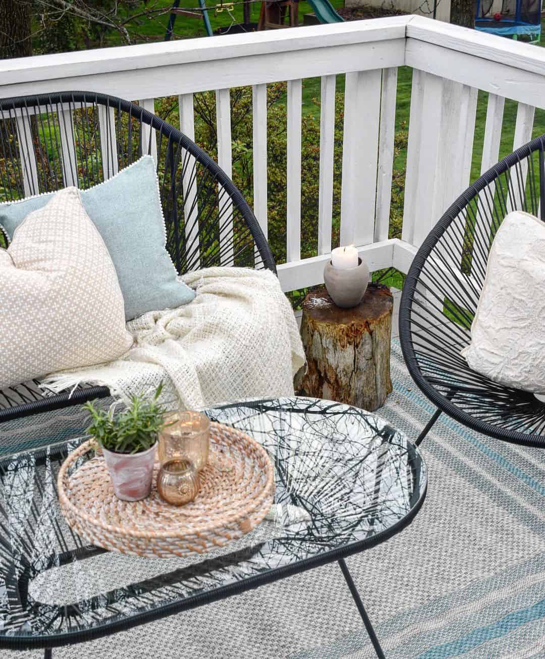 35 Farmhouse Porch Railing Ideas To Try Outside Your Home