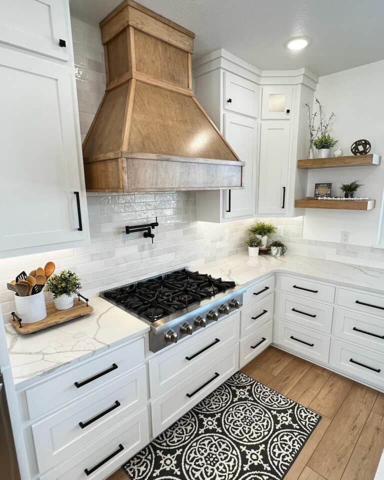 28 Wood Range Hood Ideas for an Engaging Kitchen