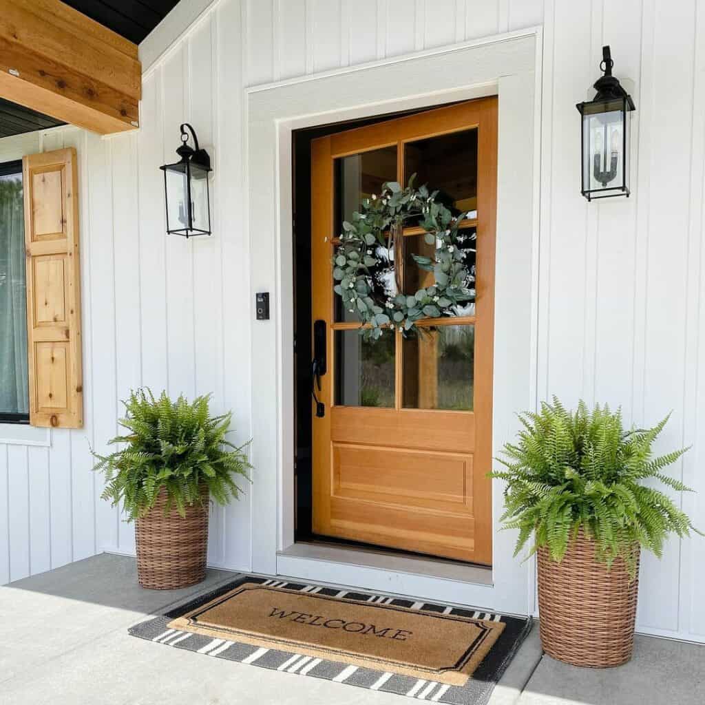 35 Front Door Trim Ideas For Your Entryway