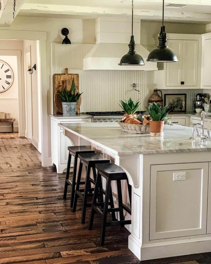 35 White Range Hood Ideas to Complement Any Kitchen