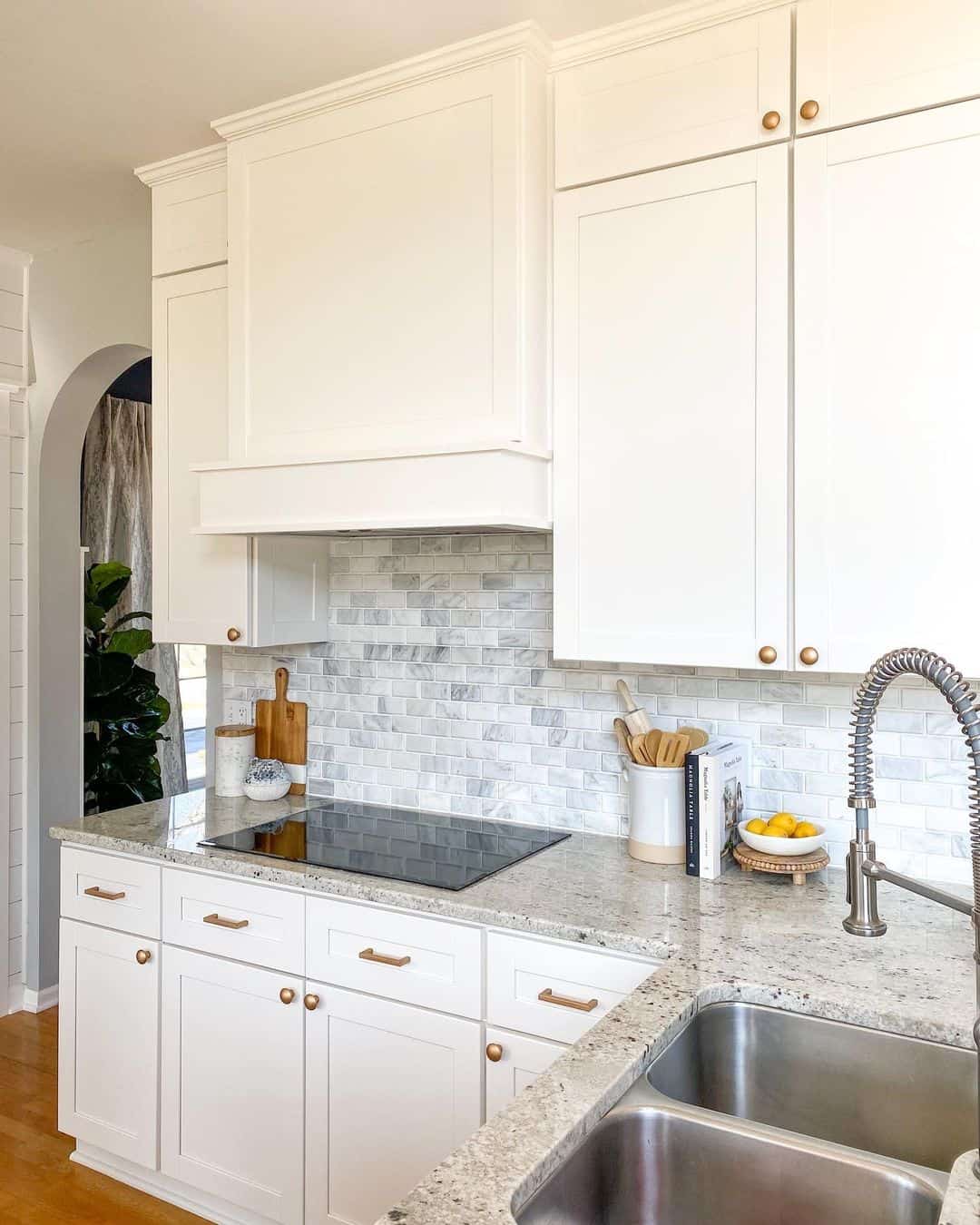 Off White Kitchen Cabinets With Brass Hardware 1 