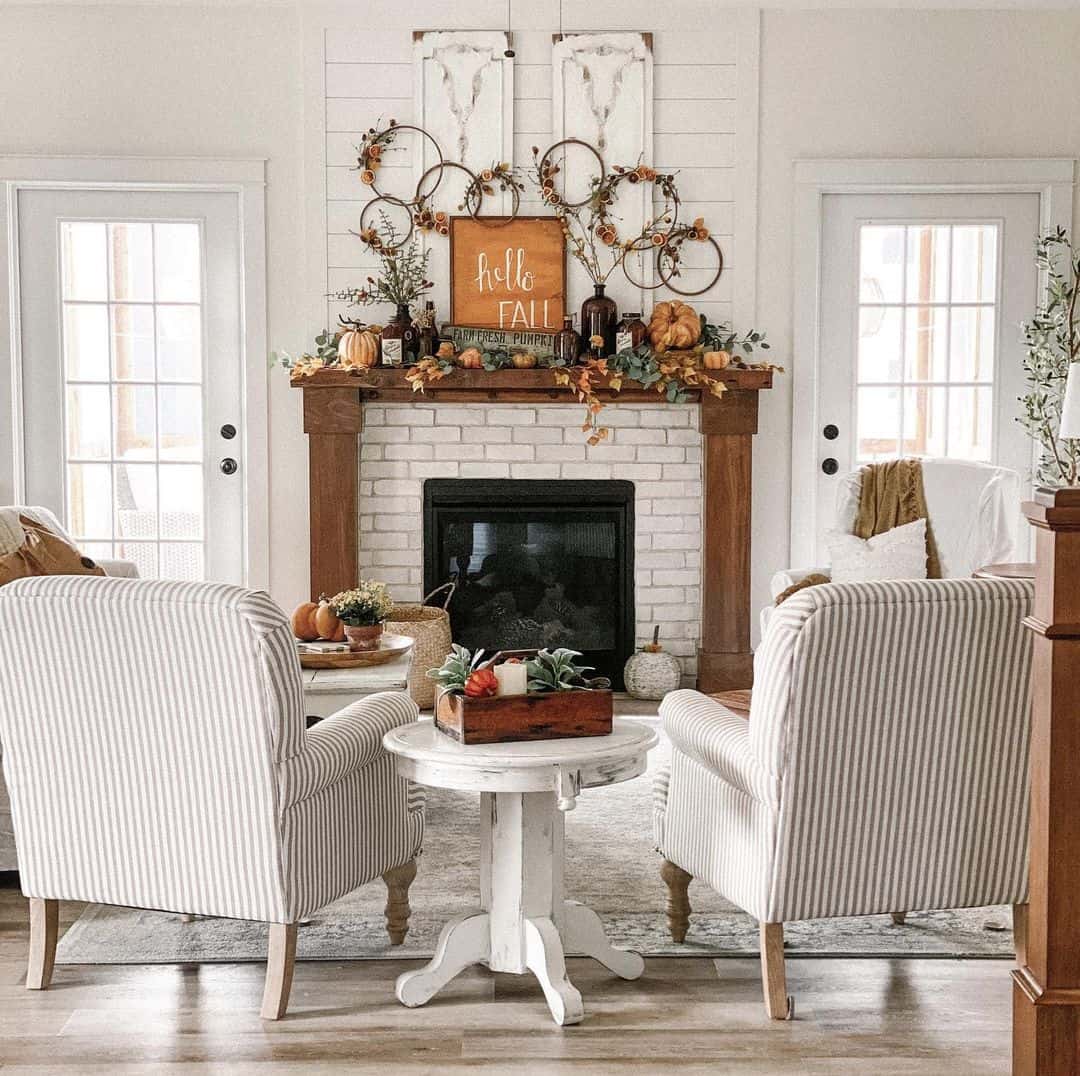35 Fall Fireplace Décor Ideas to Welcome the Season