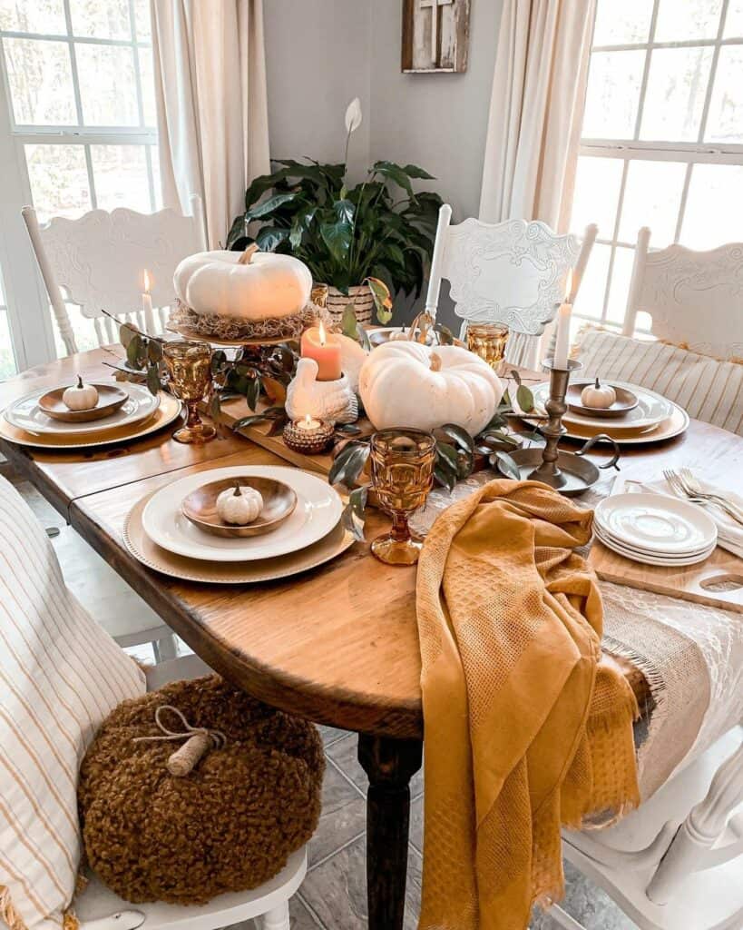 Cozy Thanksgiving Dinner Table - Soul & Lane