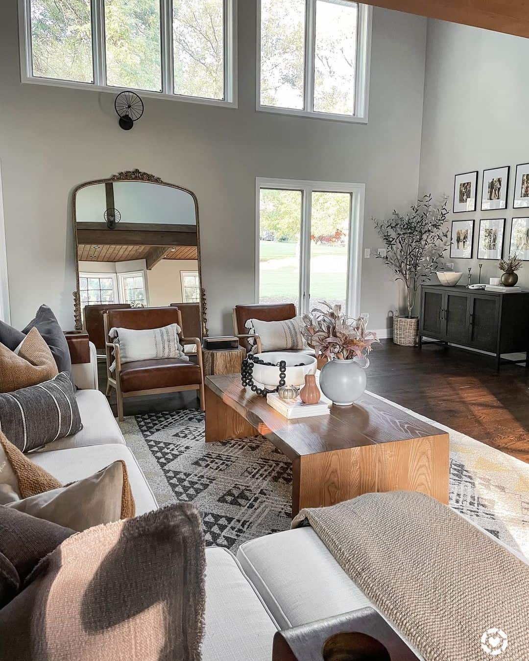 30 Rustic and Sleek Modern Farmhouse Living Room Ideas