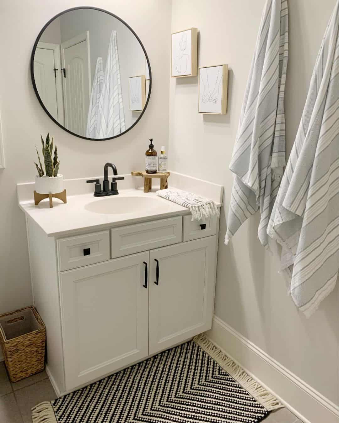 30 Charming Small Bathroom Vanity Ideas for Tiny Spaces