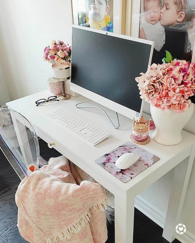 Office Desk Decor Ideas to Spruce Up Your Work Space