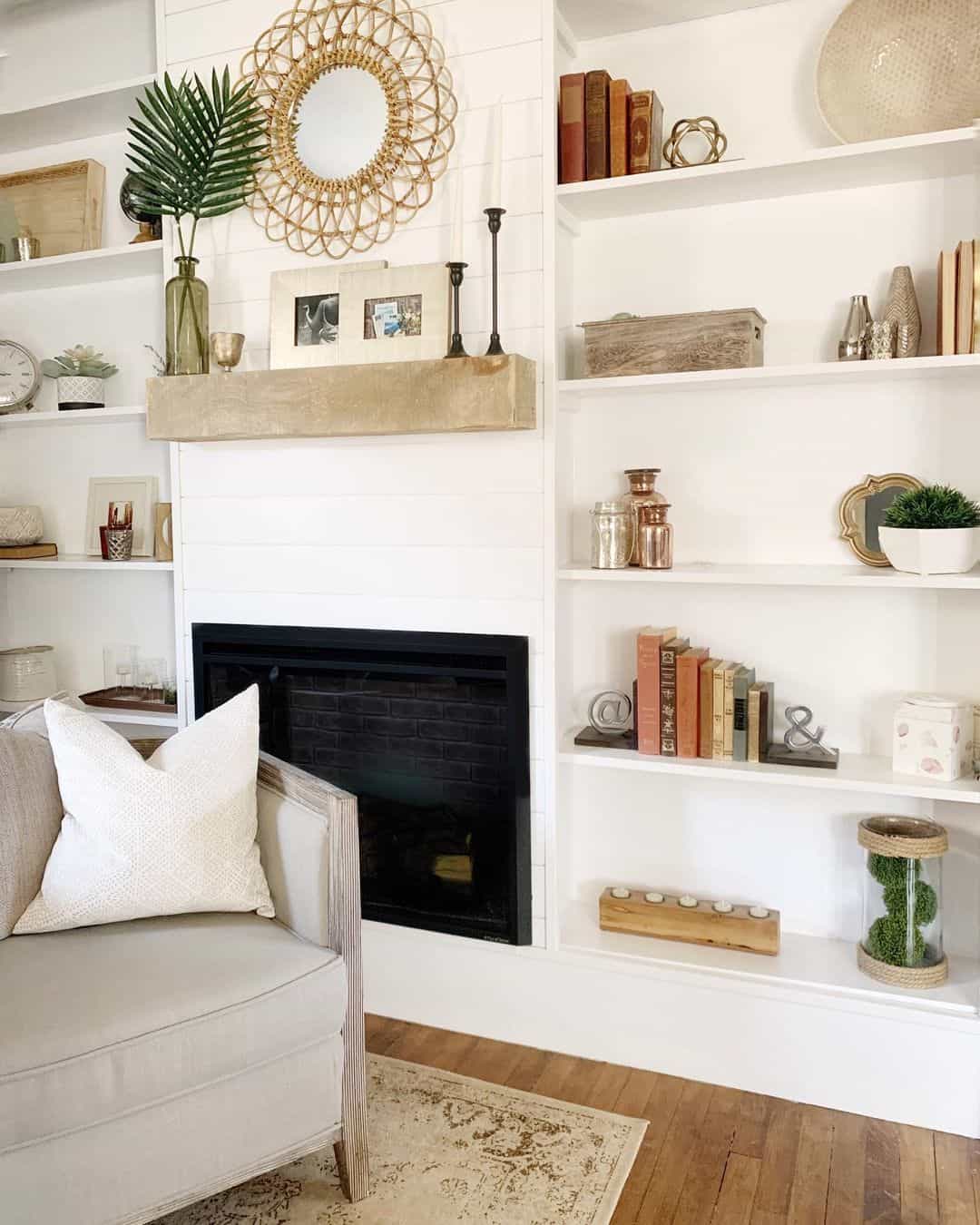 27 Bookshelf Organization Ideas with Appearance in Mind