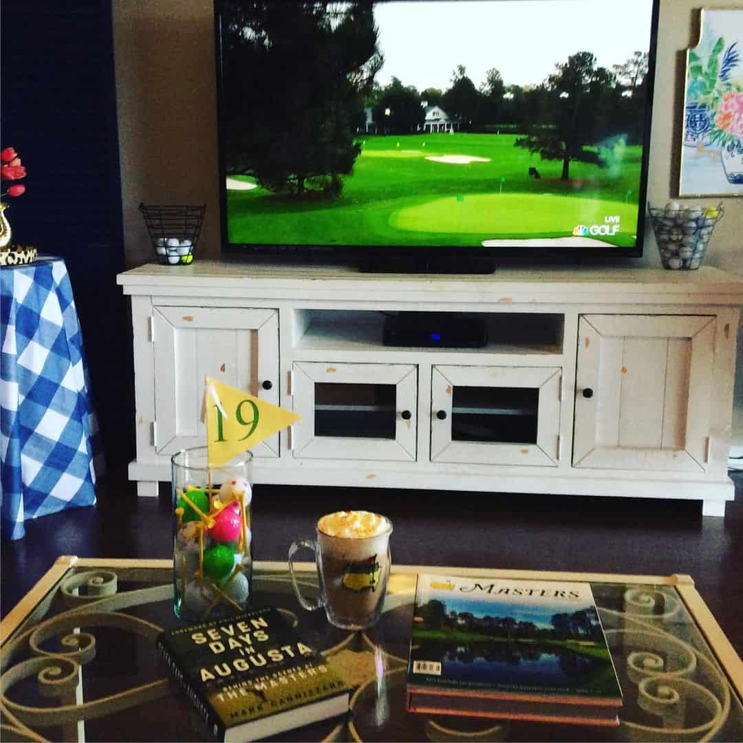 Golf Decor For A Unique Living Room 