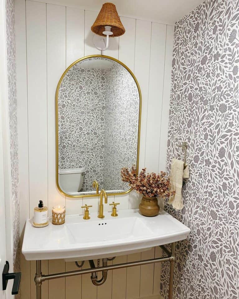 https://www.soulandlane.com/wp-content/uploads/2023/05/Vintage-Bathroom-Decorations-With-Gold-Accents-768x960.jpg