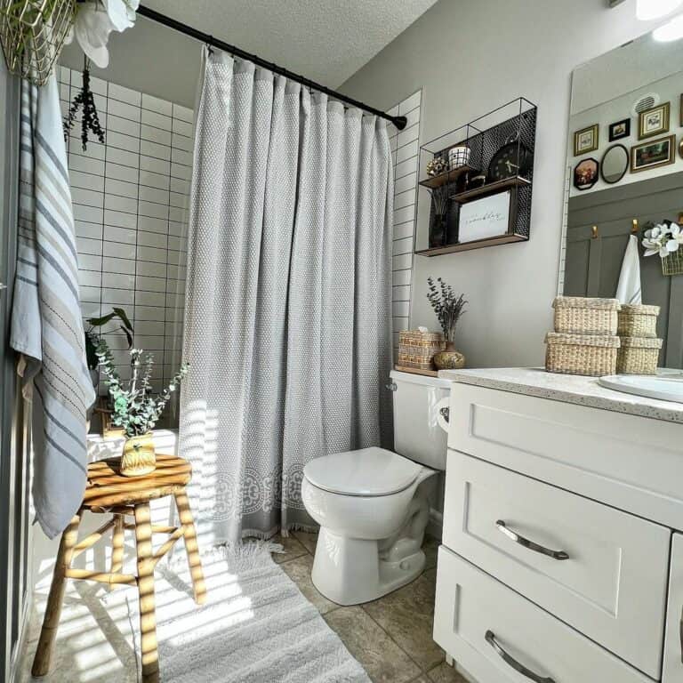 https://www.soulandlane.com/wp-content/uploads/2023/07/Modern-Boho-Bathroom-Decor-768x768.jpg