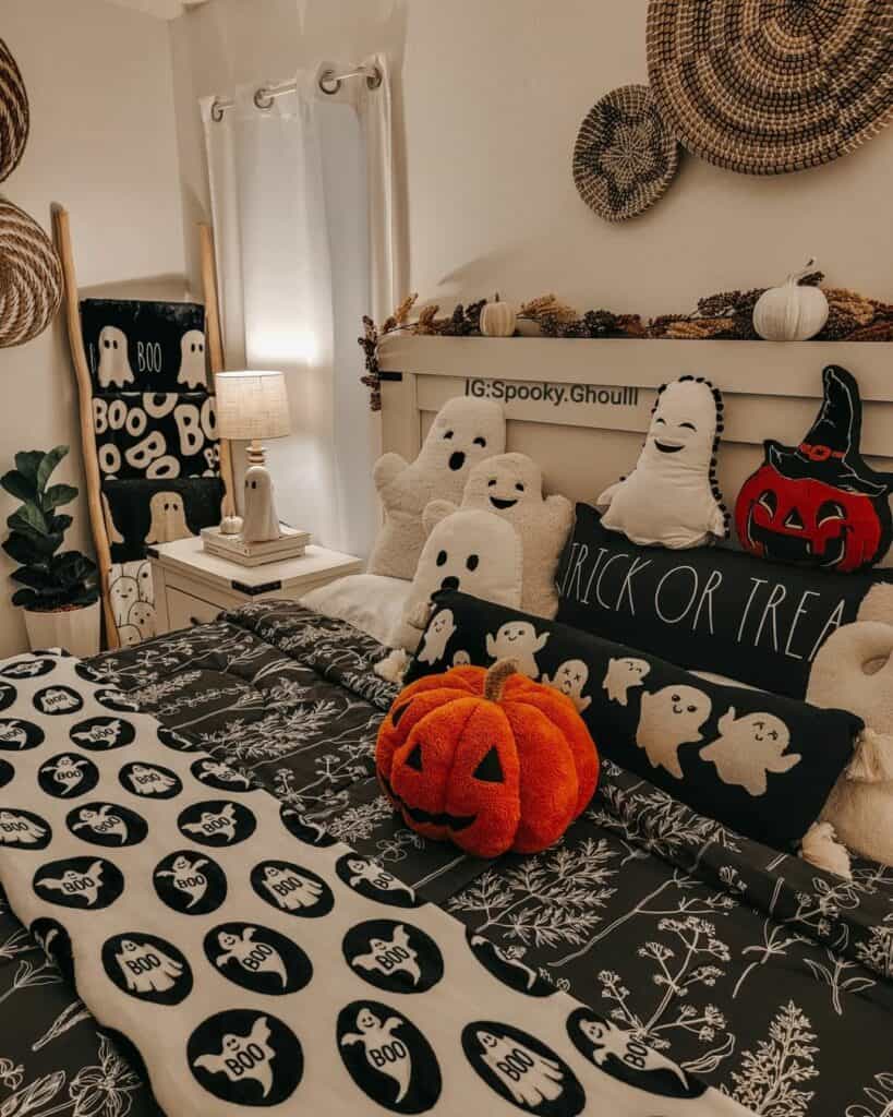 30 Halloween Bedroom Decor Inspirations for Your October